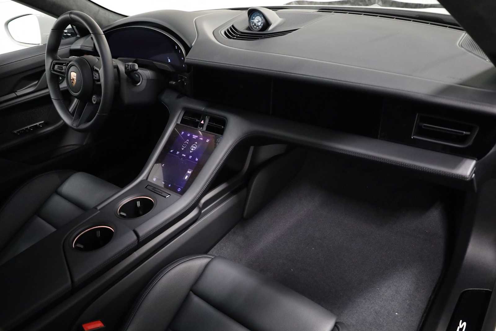 Thumbnail: 2026 Porsche Taycan - 6