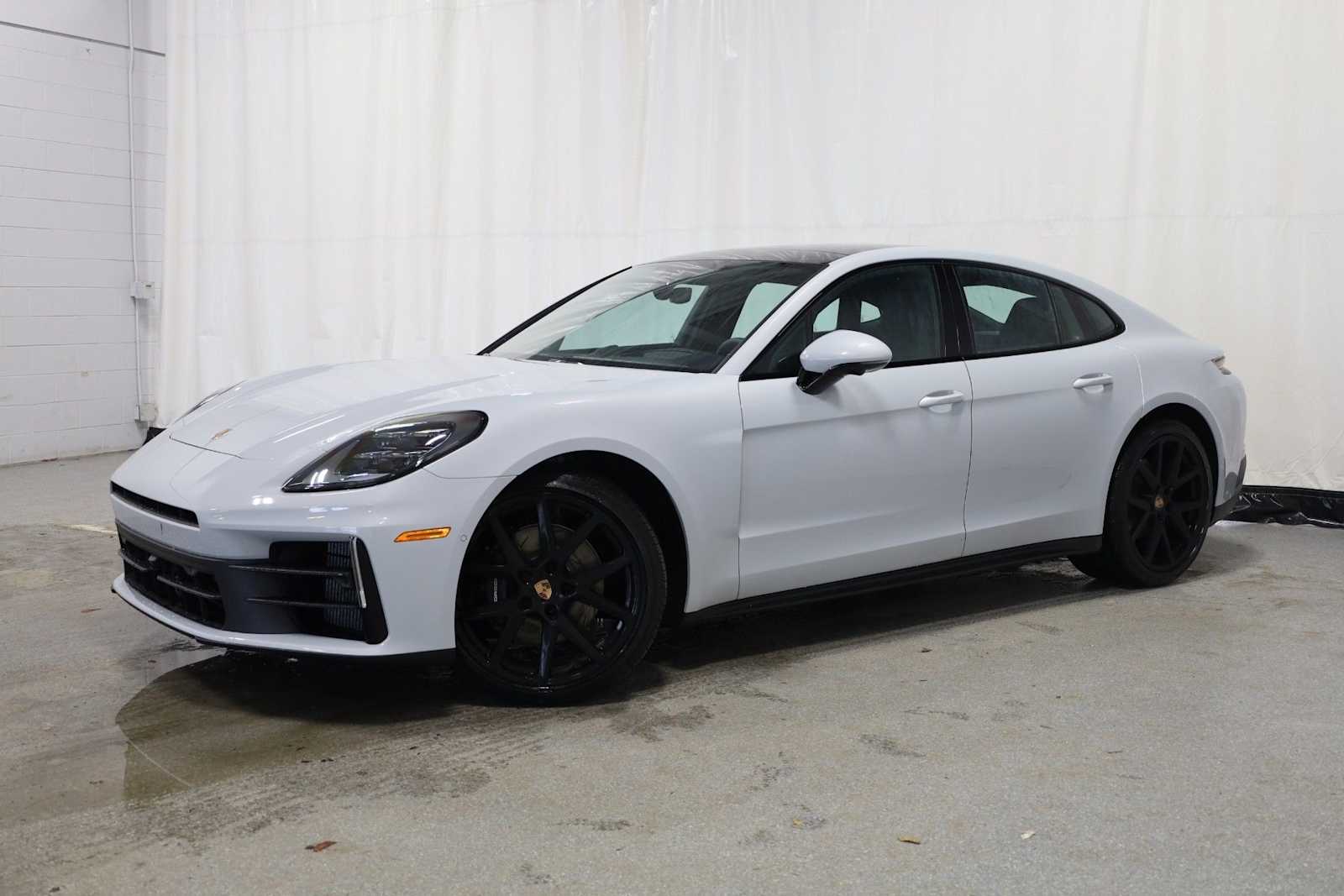 Thumbnail: 2026 Porsche Panamera - 1