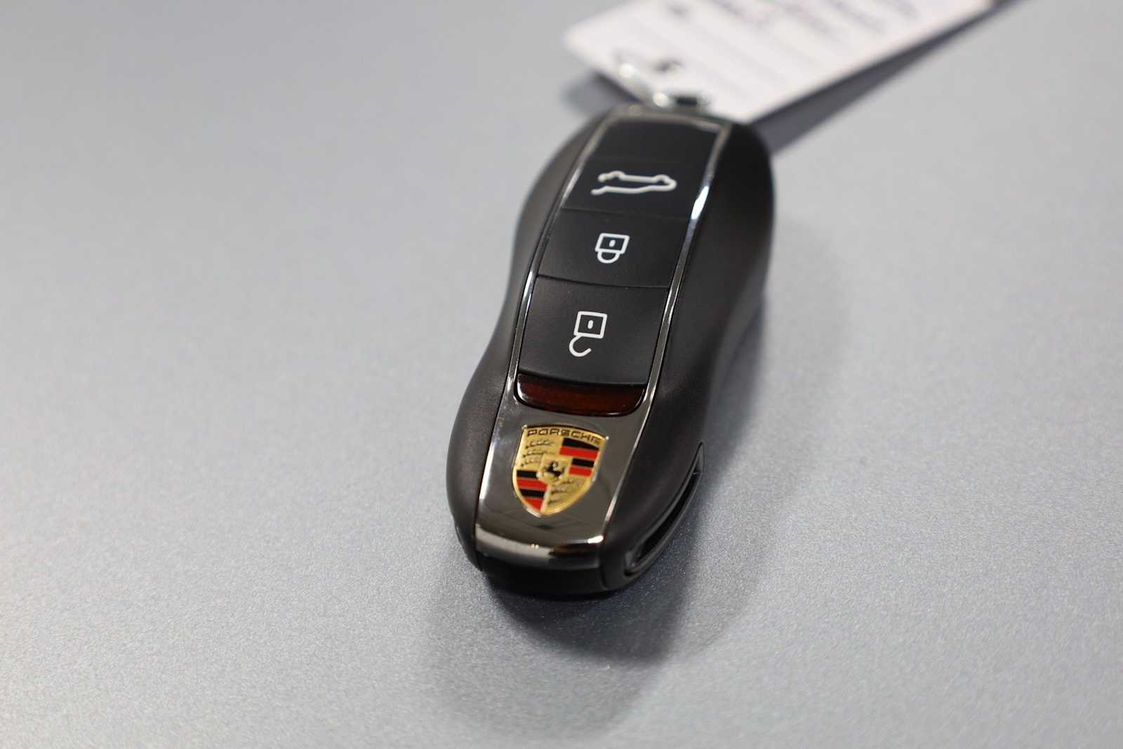 Thumbnail: 2026 Porsche Macan - 43