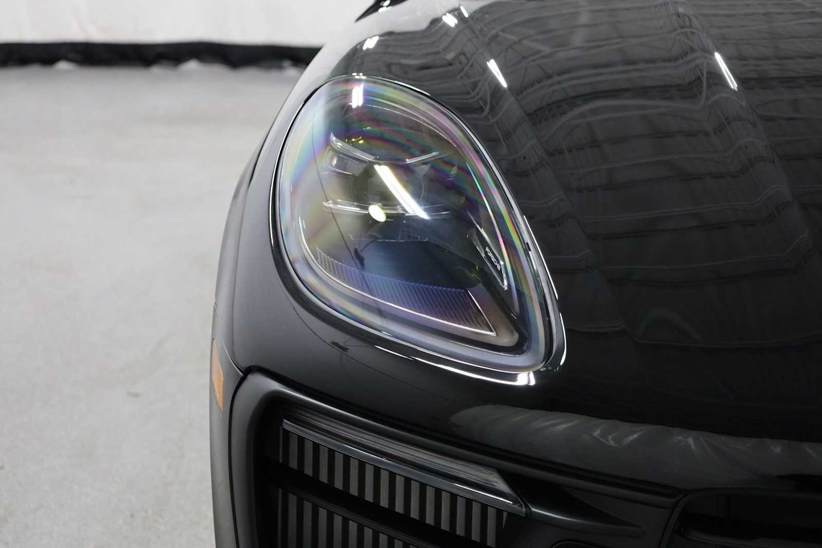 Thumbnail: 2026 Porsche Macan - 14