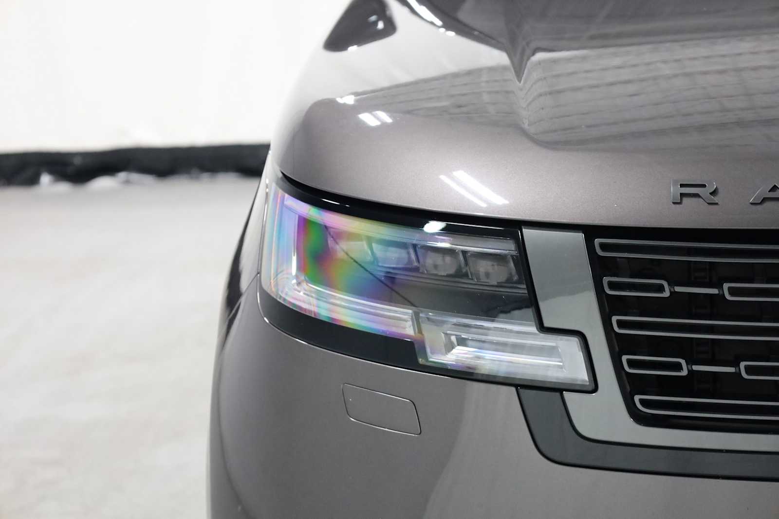 Thumbnail: 2023 Land Rover Range Rover - 23