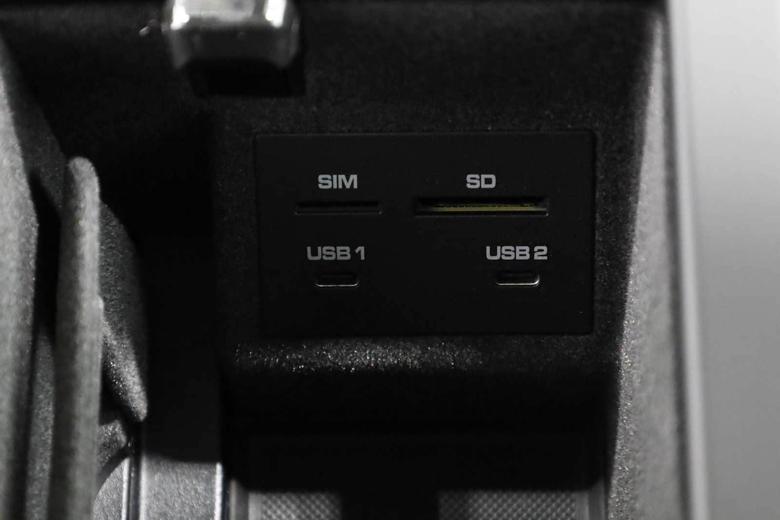 Thumbnail: 2026 Porsche Macan - 35