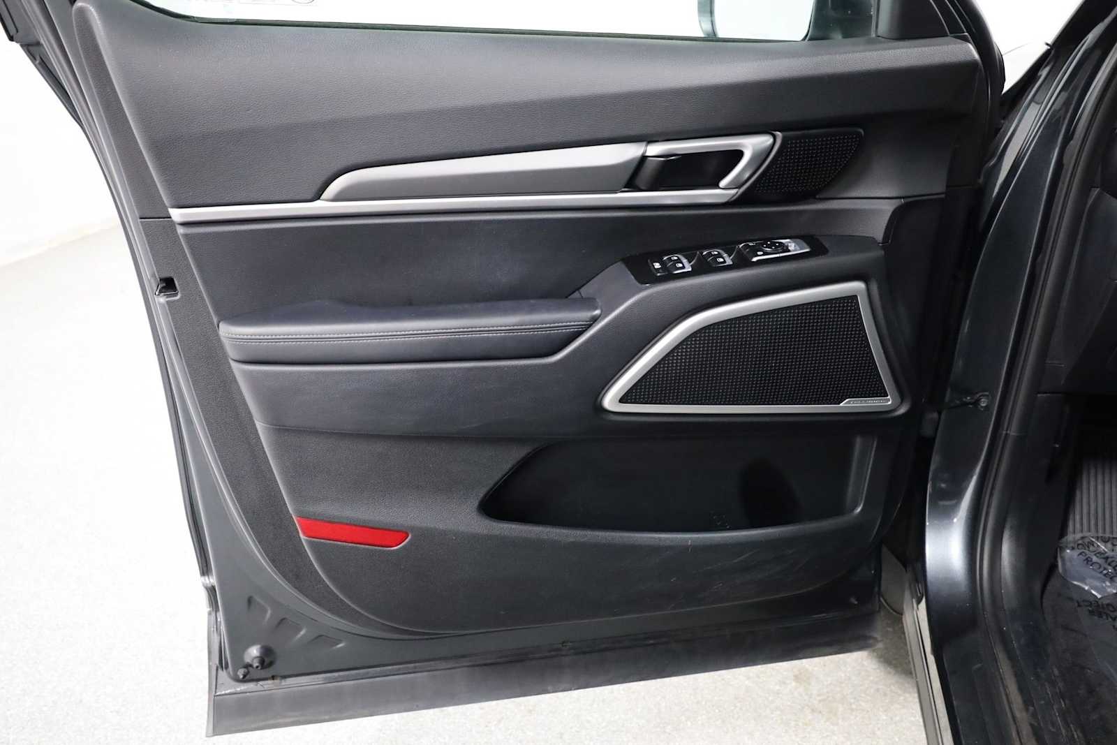 Thumbnail: 2021 Kia Telluride - 16