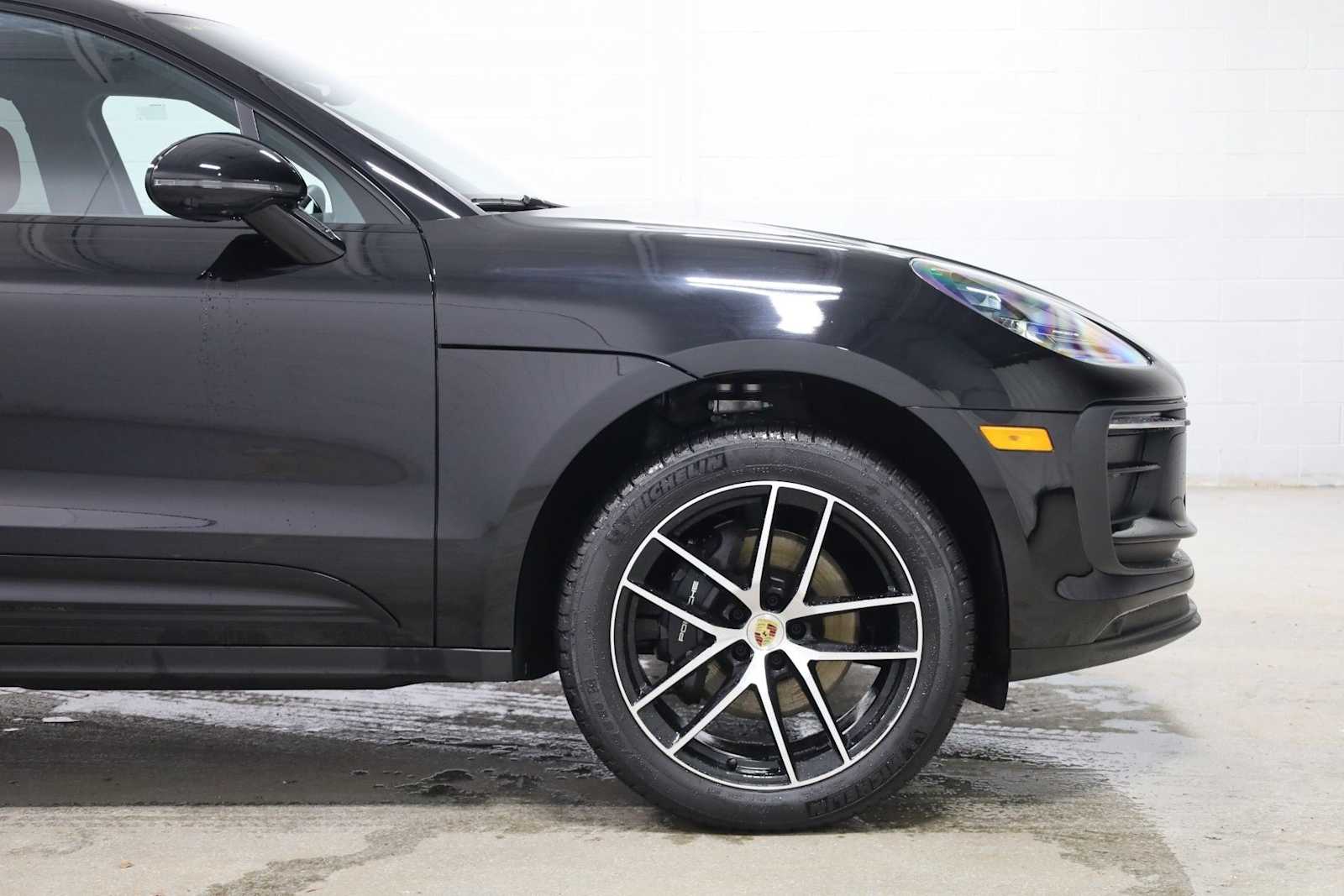 Thumbnail: 2025 Porsche Macan - 11