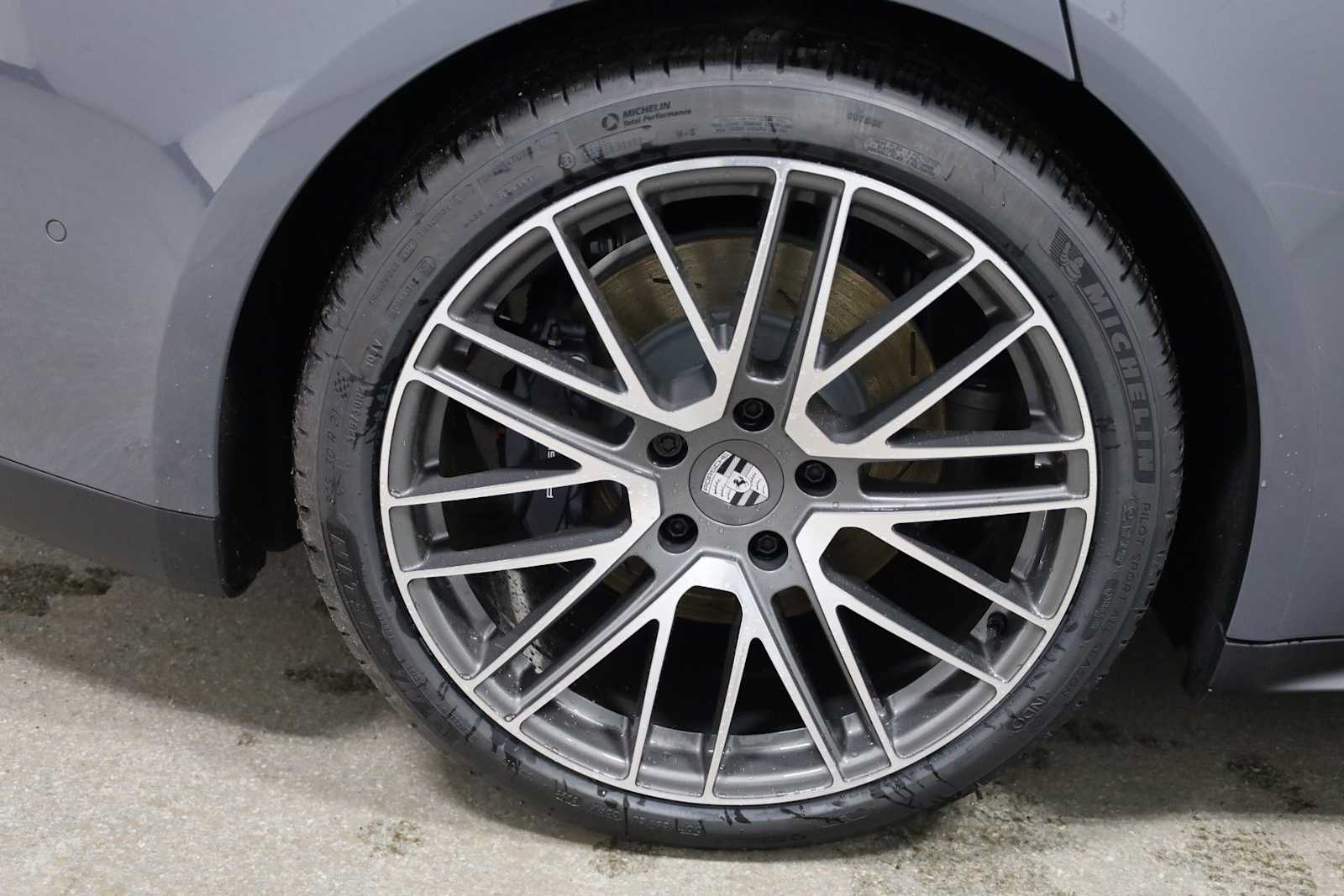 Thumbnail: 2026 Porsche Panamera - 37