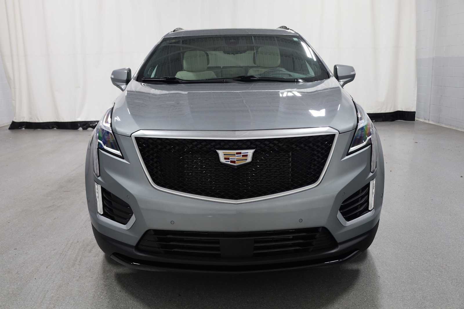 Thumbnail: 2023 Cadillac XT5 - 14