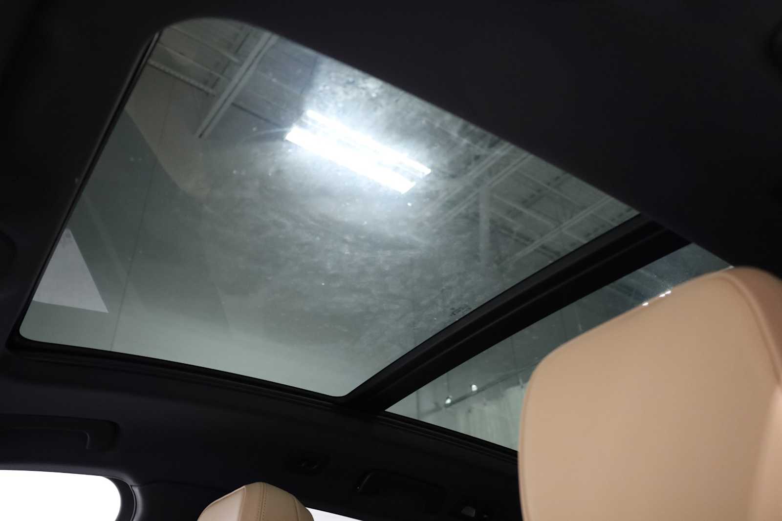 Thumbnail: 2026 Porsche Macan - 20