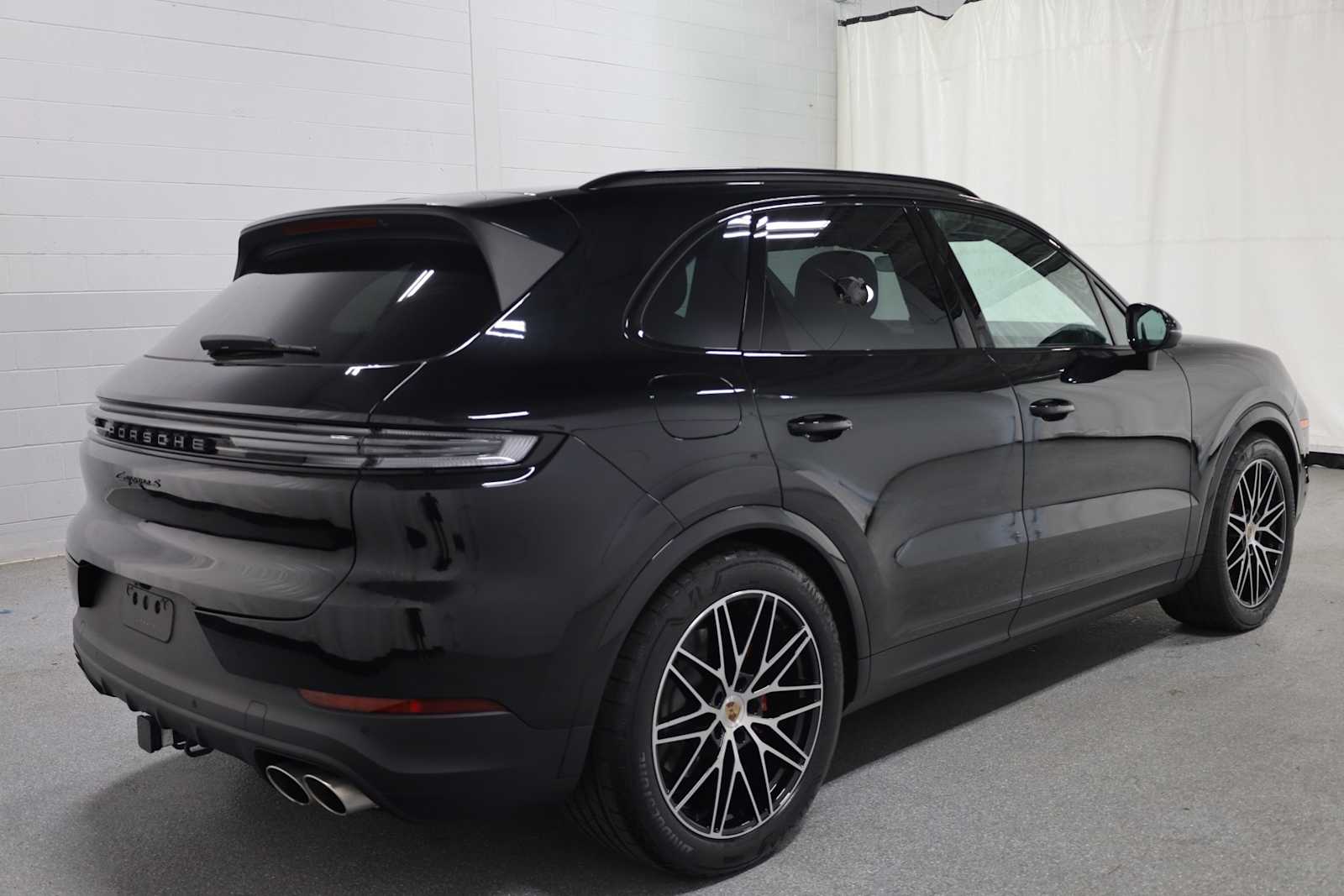 Thumbnail: 2025 Porsche Cayenne - 9
