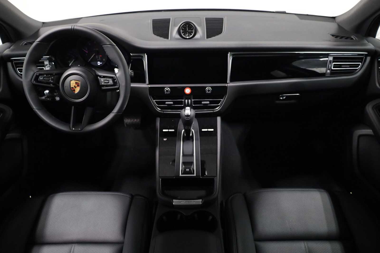 Thumbnail: 2026 Porsche Macan - 26