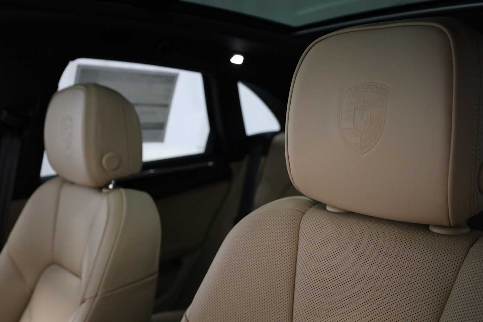 Thumbnail: 2026 Porsche Macan - 20