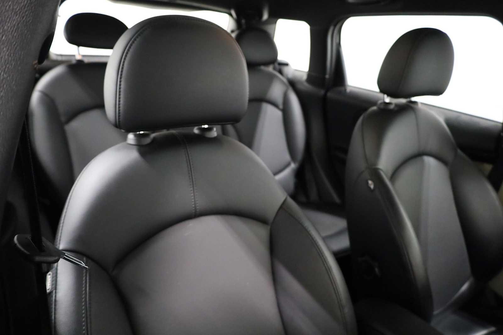 Thumbnail: 2016 MINI Cooper Countryman - 21