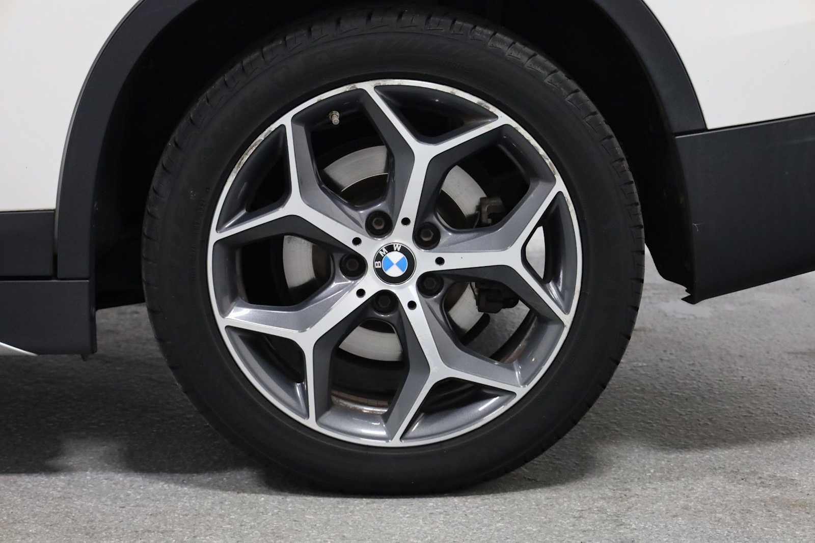 Thumbnail: 2016 BMW X1 - 34