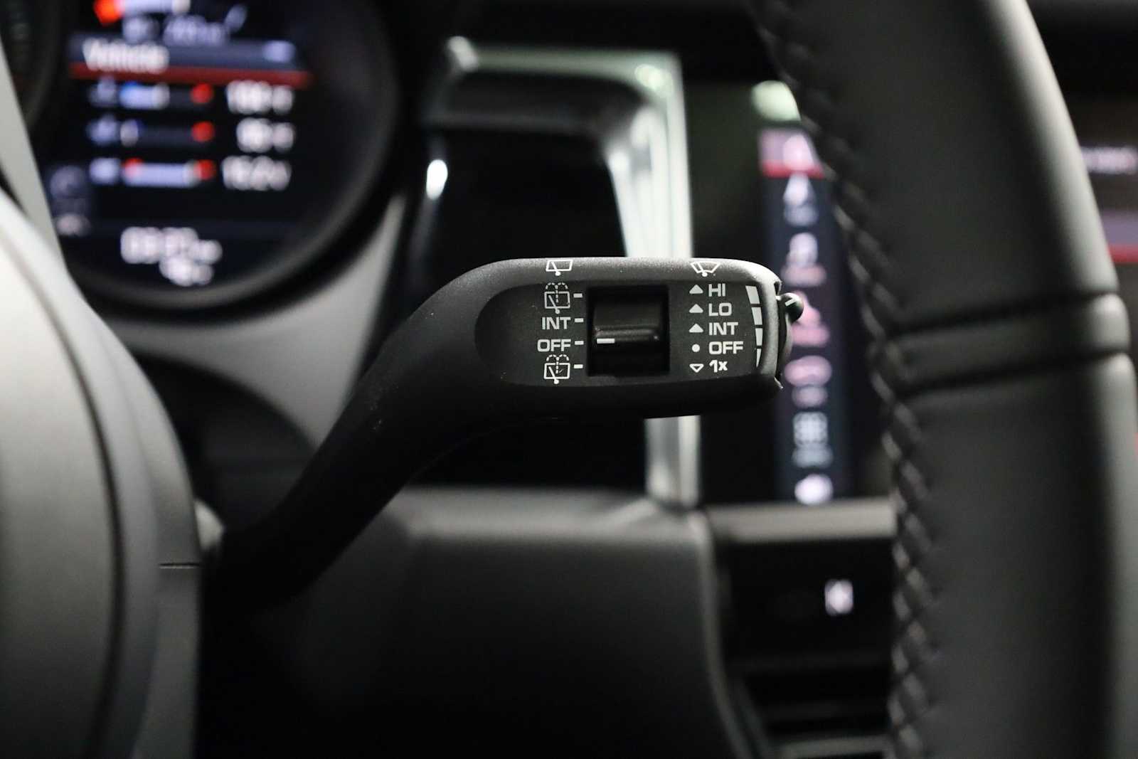 Thumbnail: 2026 Porsche Macan - 30