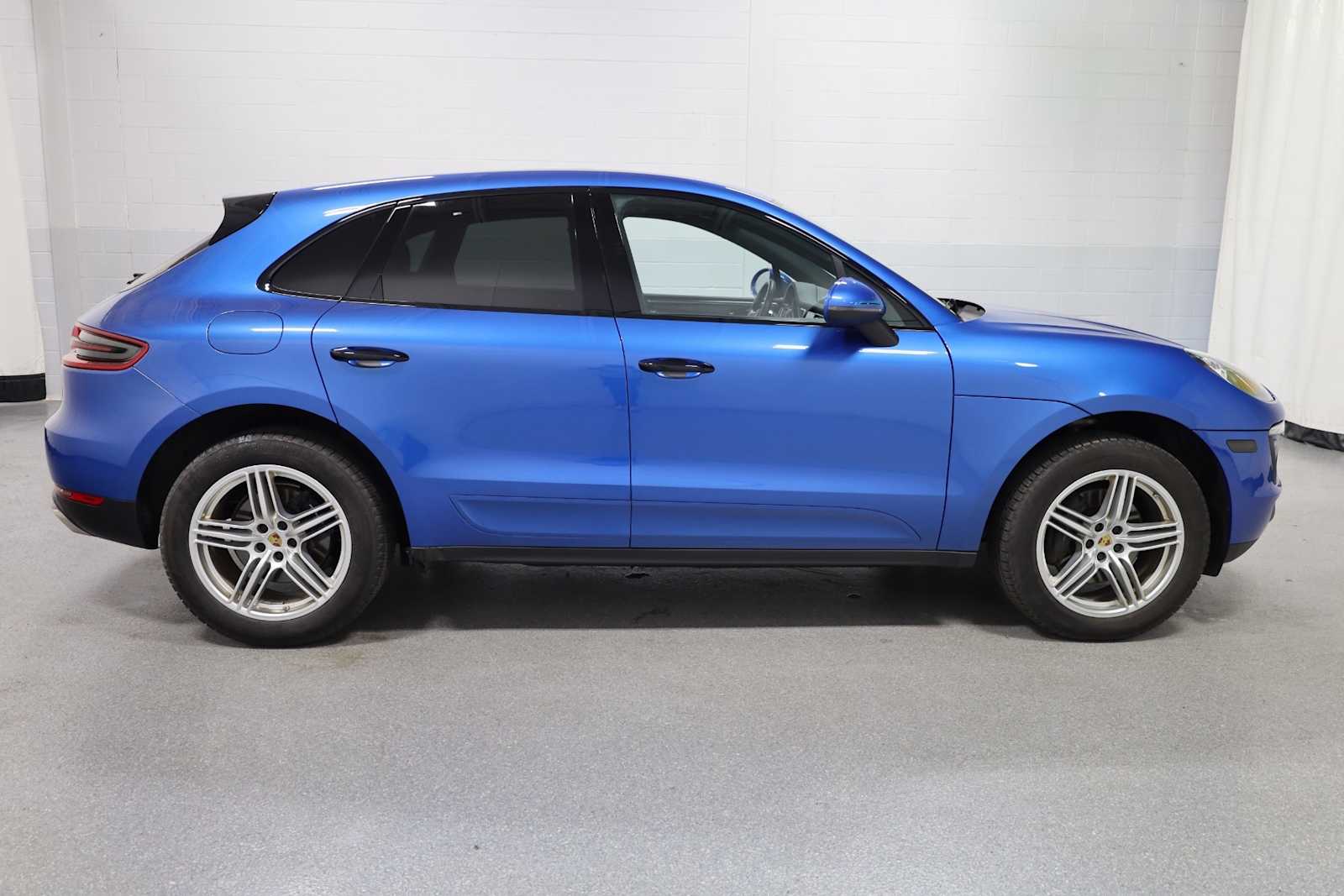 Thumbnail: 2018 Porsche Macan - 10