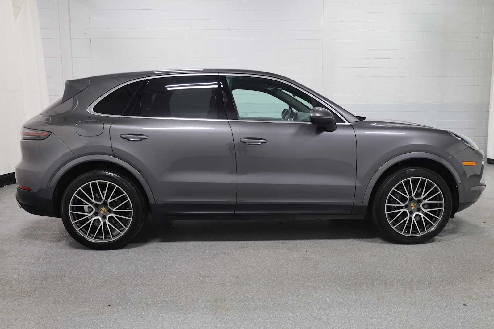 Thumbnail: 2022 Porsche Cayenne - 10