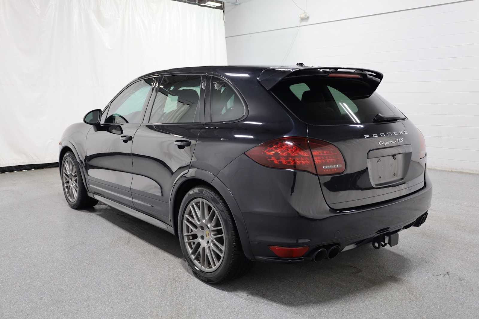 Thumbnail: 2014 Porsche Cayenne - 3