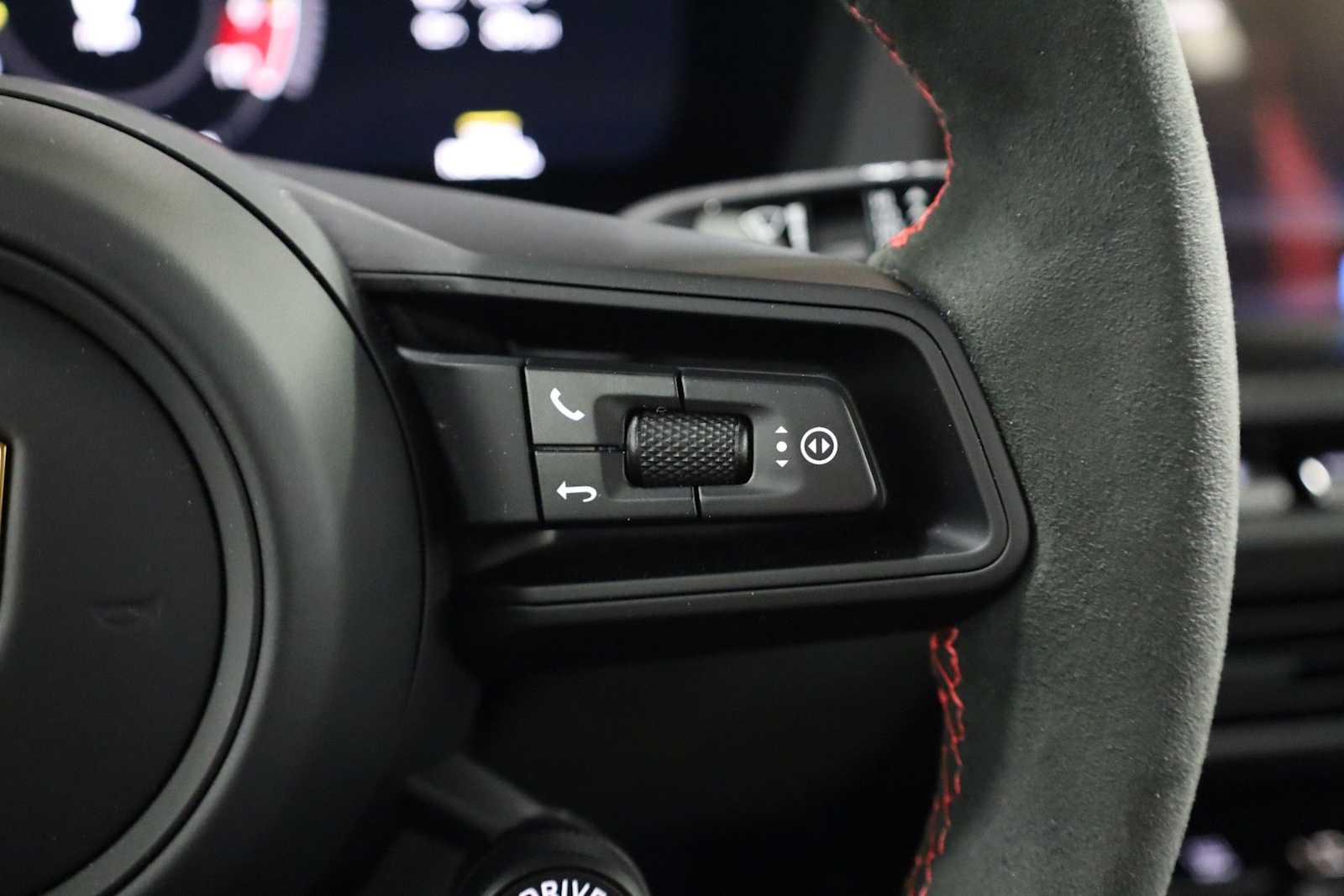 Thumbnail: 2026 Porsche 911 - 27