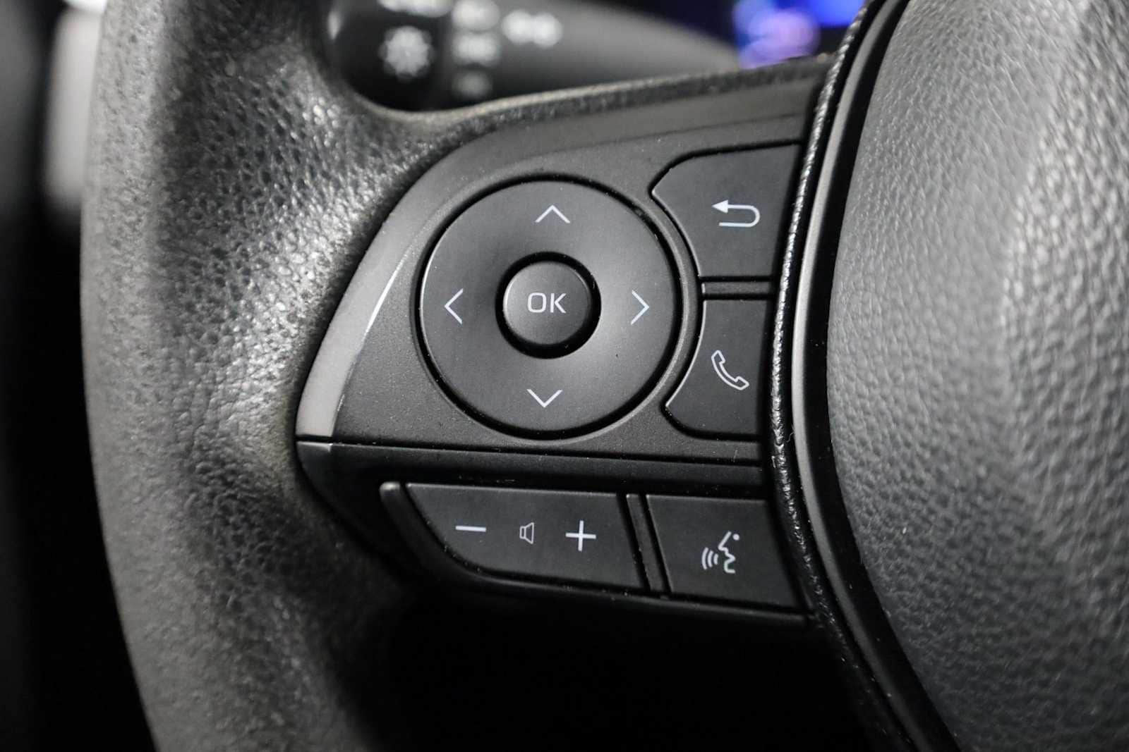 Thumbnail: 2021 Toyota RAV4 - 24