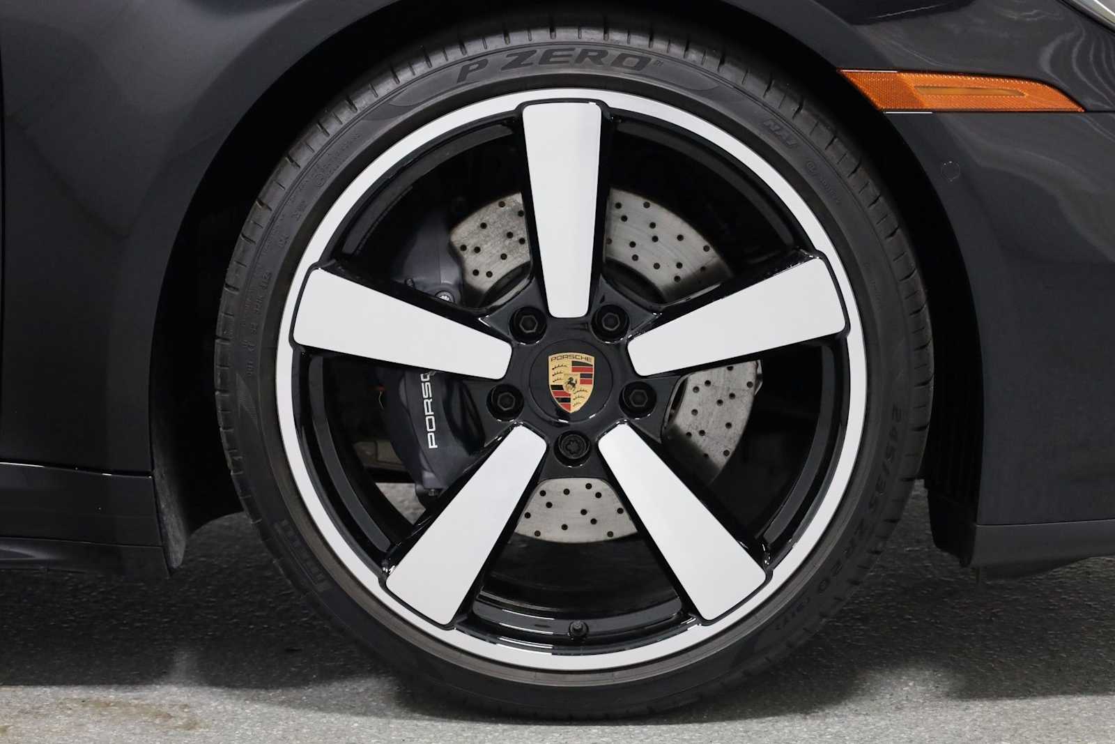 Thumbnail: 2025 Porsche 911 - 12