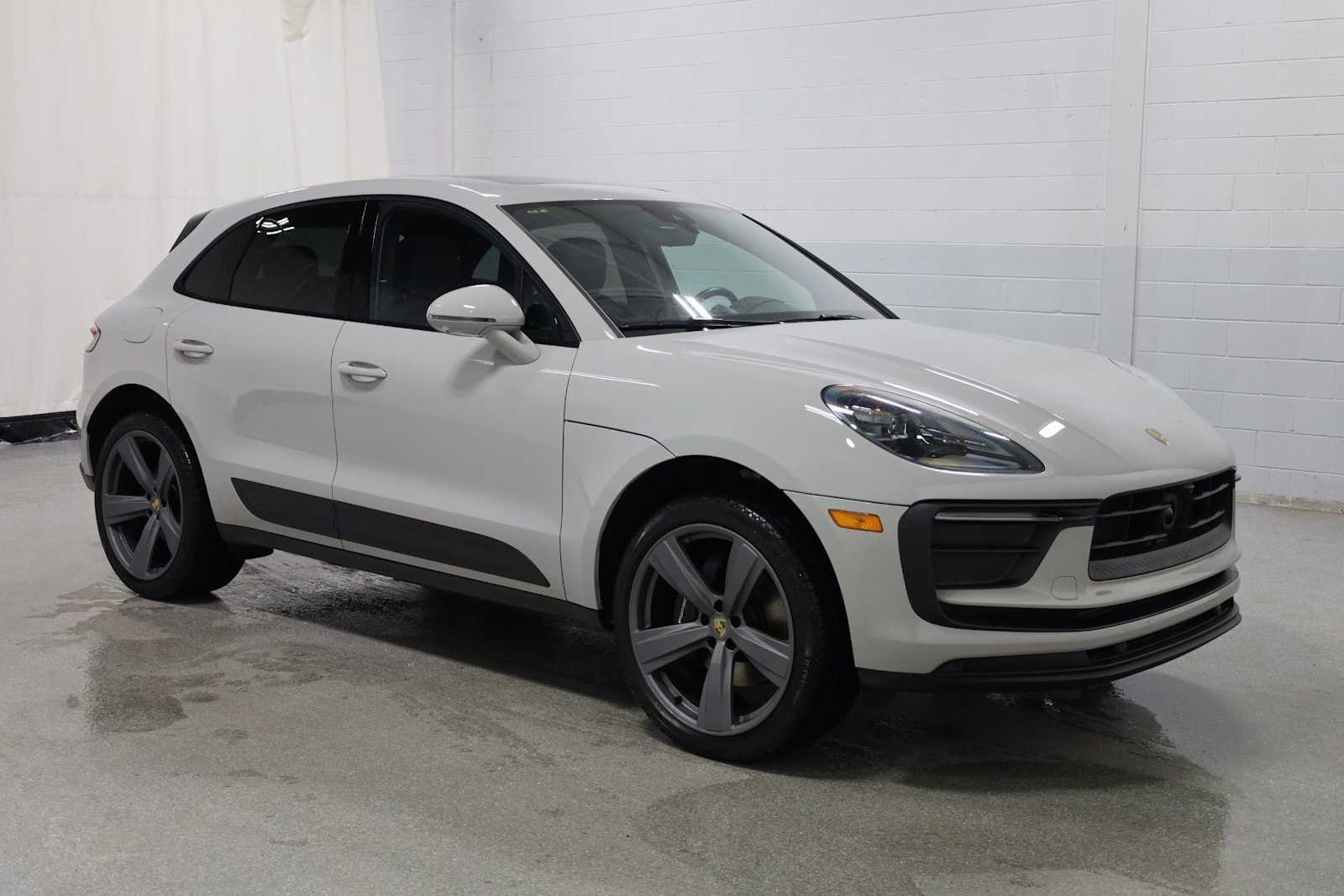 Thumbnail: 2025 Porsche Macan - 13