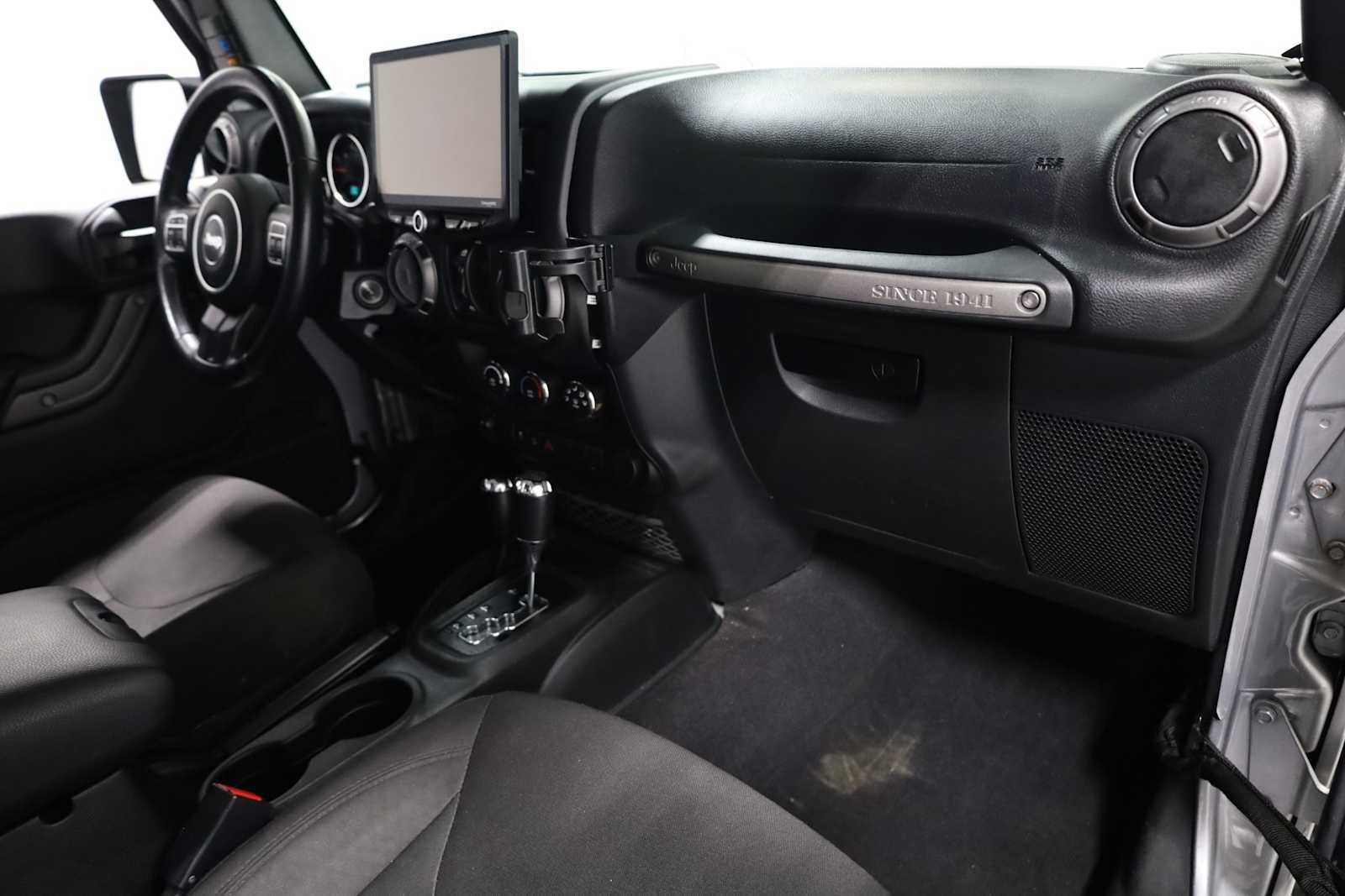 Thumbnail: 2017 Jeep Wrangler - 6