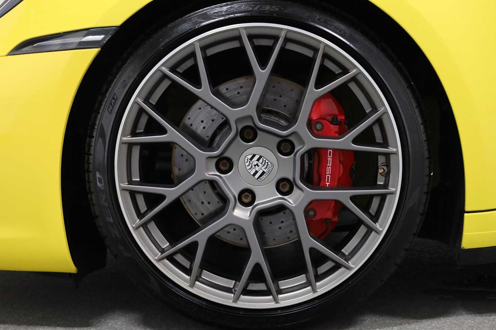 Thumbnail: 2020 Porsche 911 - 36