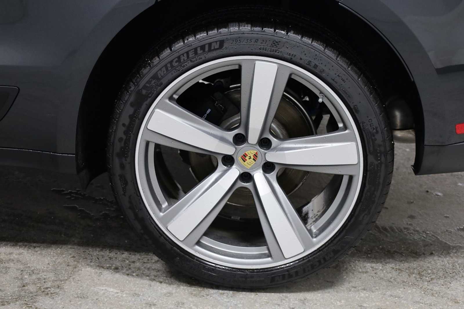 Thumbnail: 2026 Porsche Macan - 38