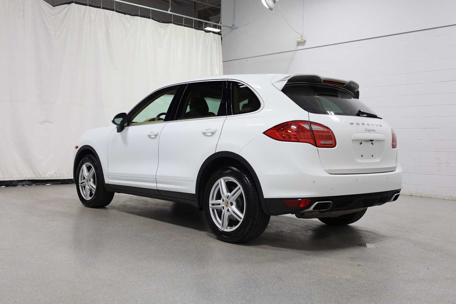 Thumbnail: 2014 Porsche Cayenne - 3