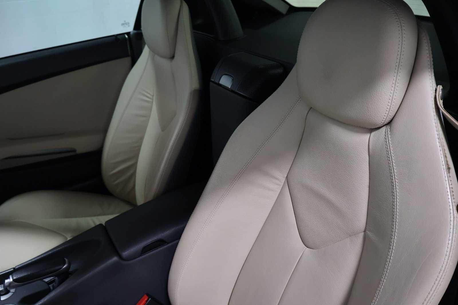 Thumbnail: 2009 Mercedes-Benz SLK - 17