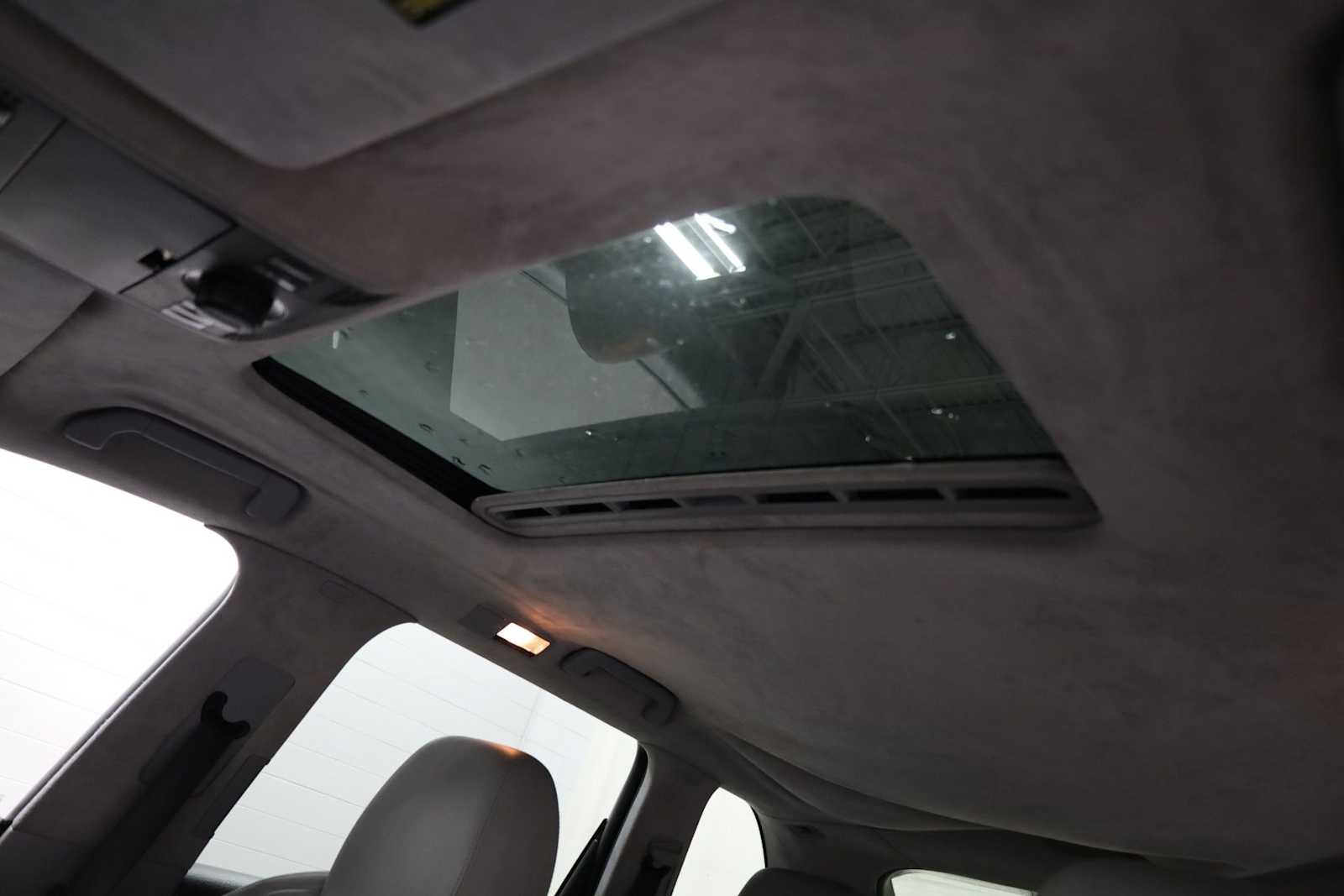 Thumbnail: 2009 Porsche Cayenne - 19