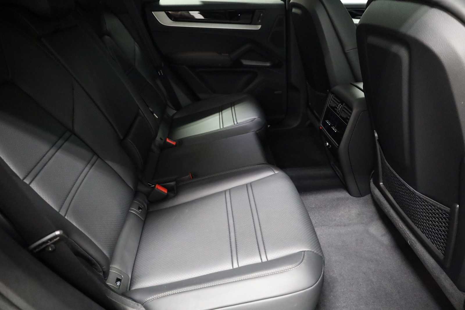 Thumbnail: 2025 Porsche  - 37