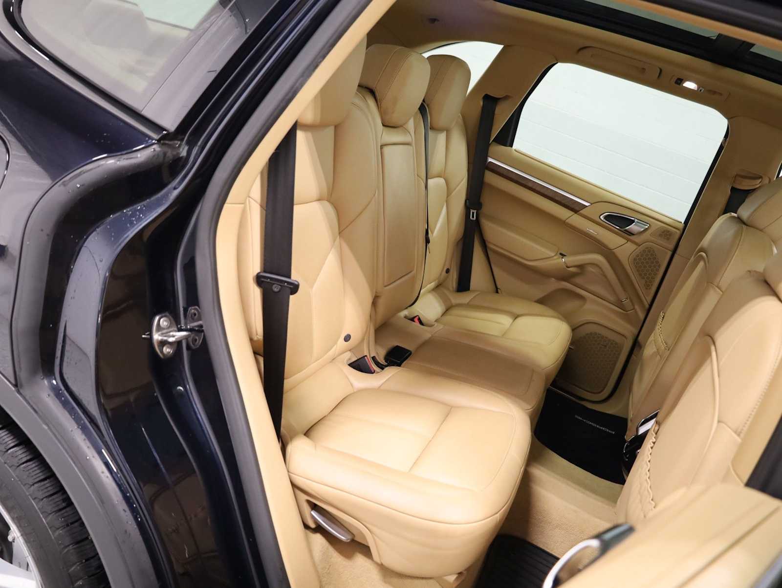 Thumbnail: 2015 Porsche Cayenne - 37