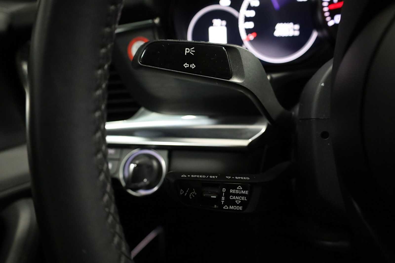 Thumbnail: 2023 Porsche Panamera - 31