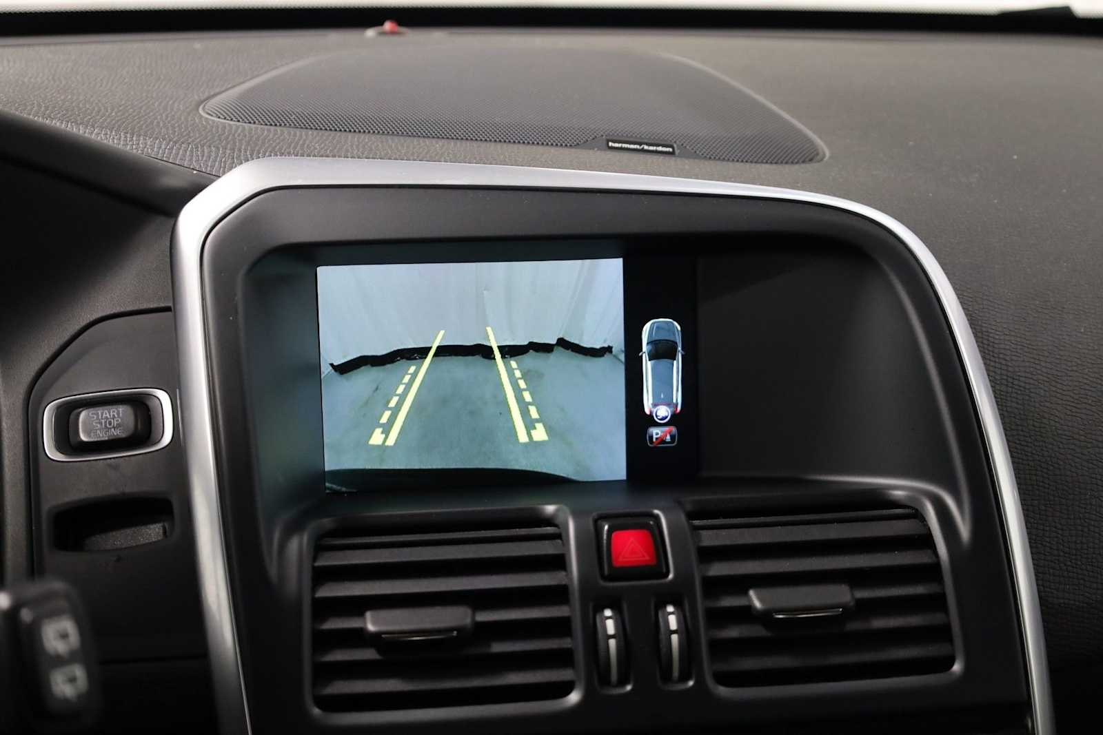 Thumbnail: 2016 Volvo XC60 - 32