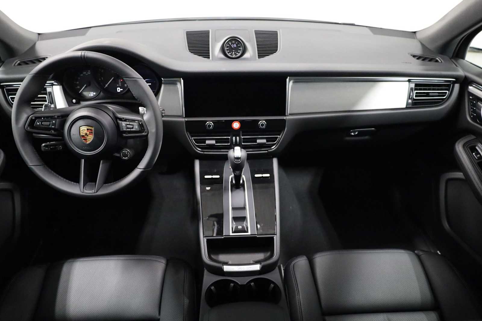 Thumbnail: 2026 Porsche Macan - 25