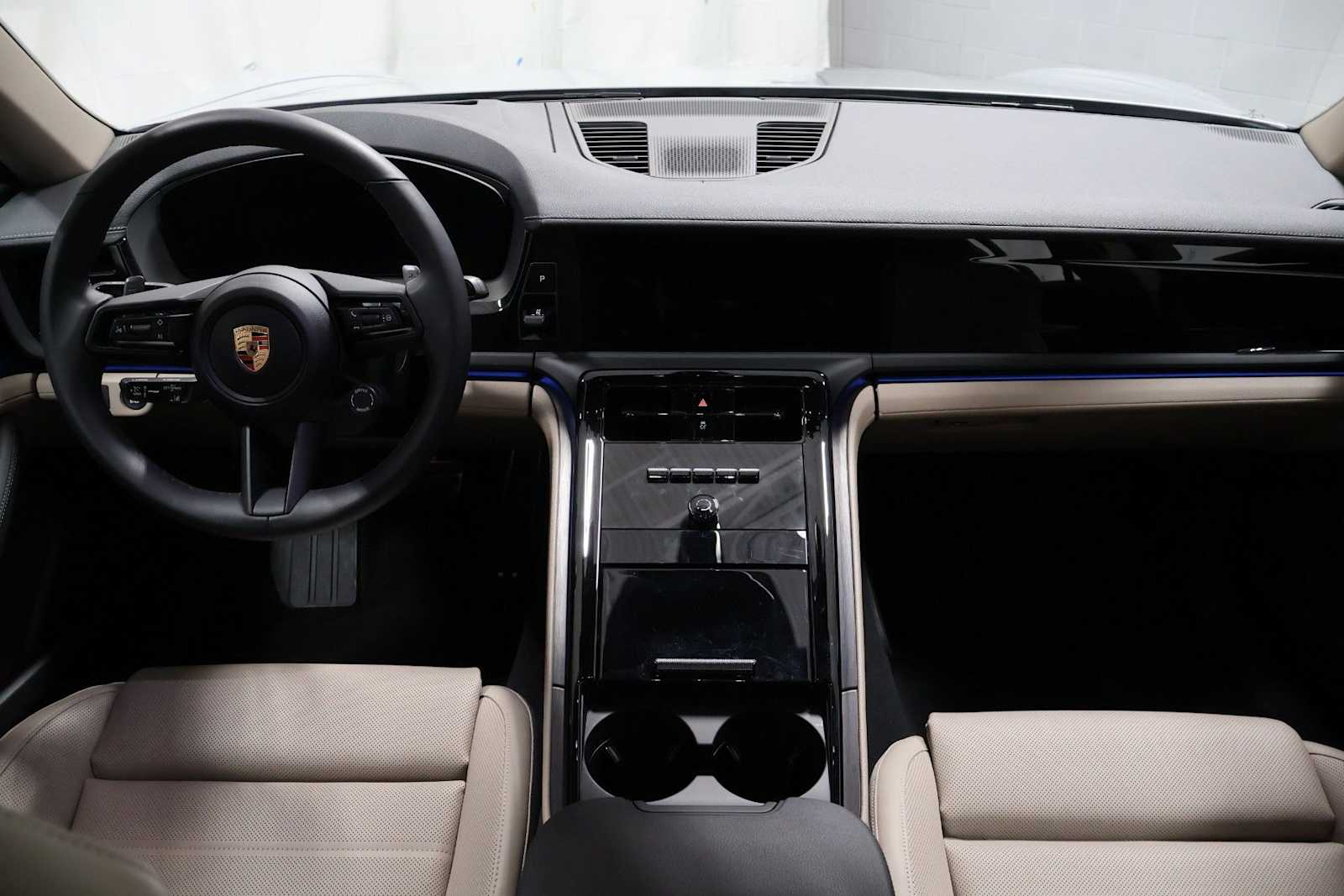 Thumbnail: 2025 Porsche Panamera - 23