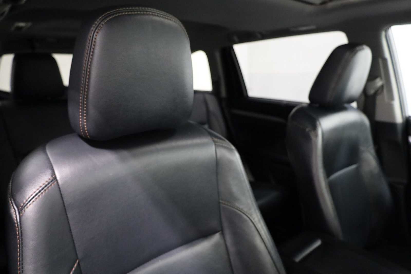 Thumbnail: 2019 Toyota Highlander - 21