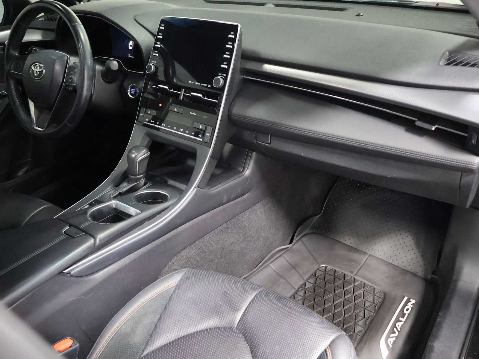 Thumbnail: 2019 Toyota Avalon - 6