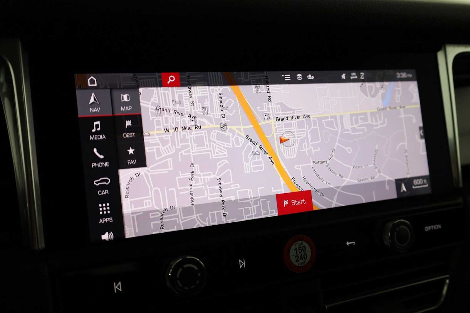 Thumbnail: 2025 Porsche Macan - 33