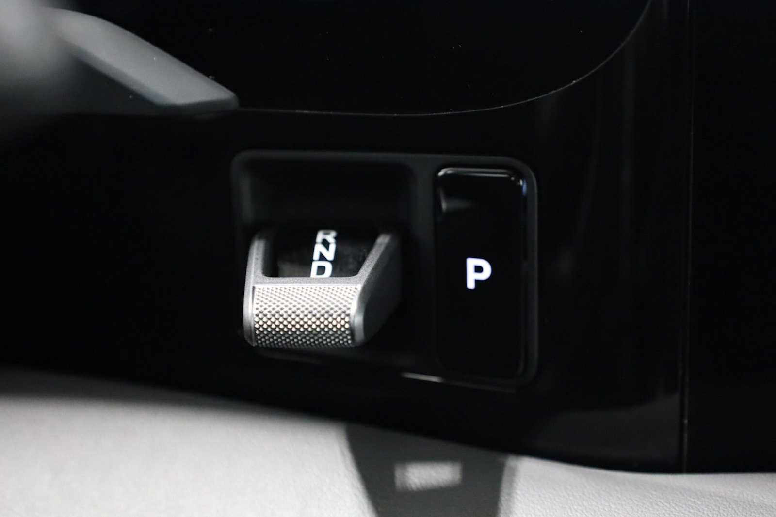 Thumbnail: 2025 Porsche Taycan - 26