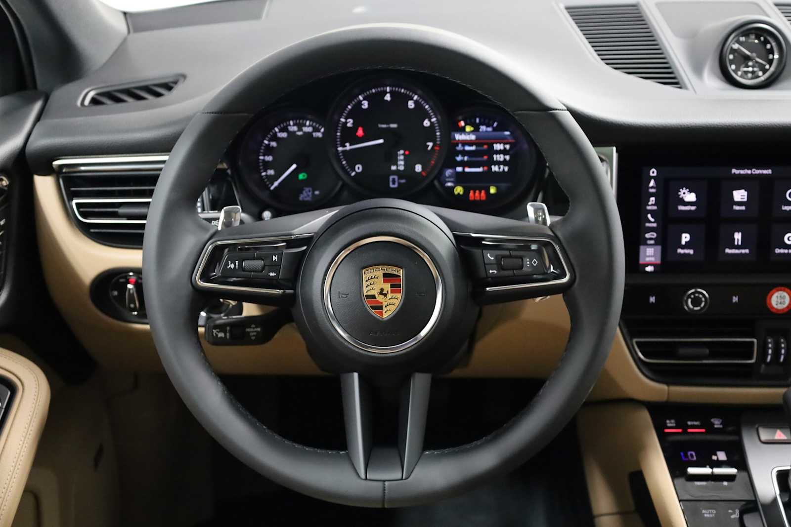 Thumbnail: 2026 Porsche Macan - 25