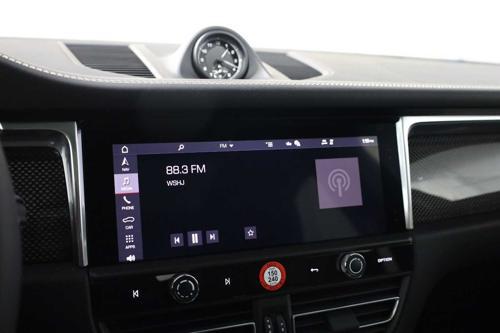 Thumbnail: 2026 Porsche Macan - 32