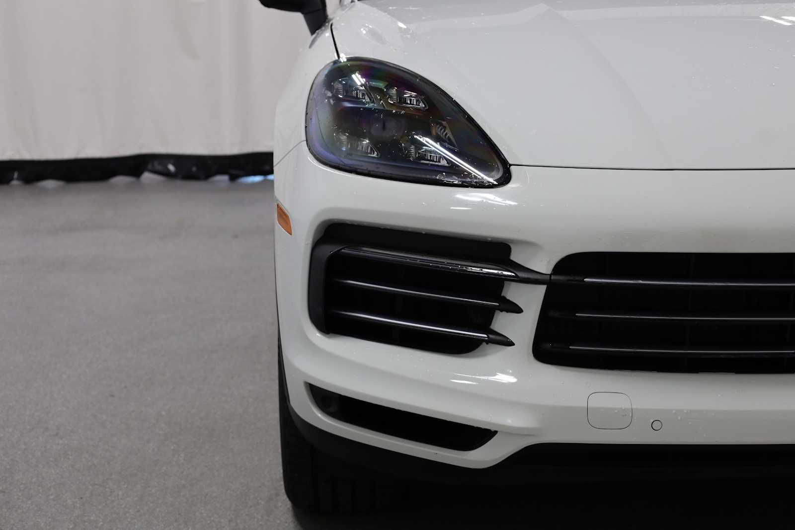 Thumbnail: 2020 Porsche Cayenne - 16