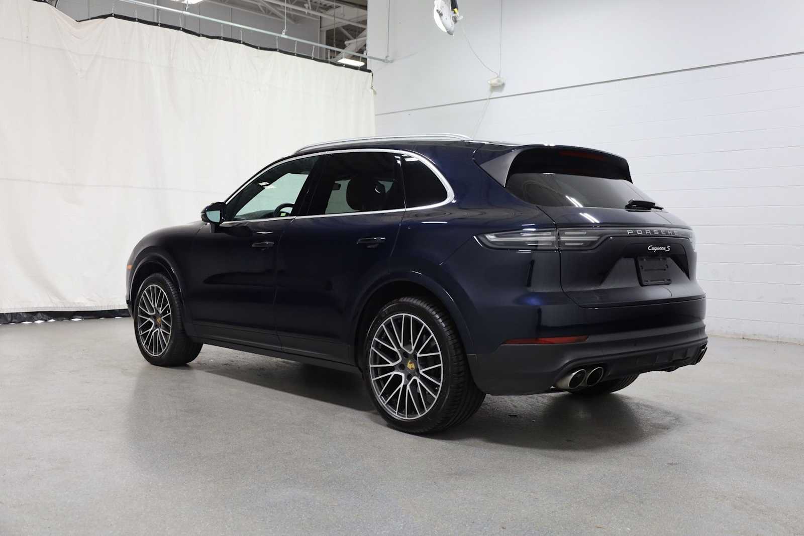 Thumbnail: 2019 Porsche Cayenne - 3