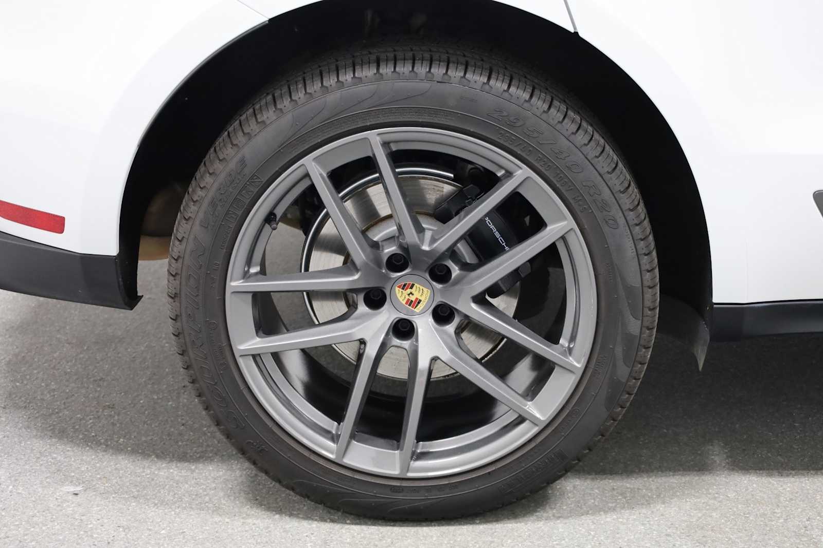 Thumbnail: 2025 Porsche Macan - 38