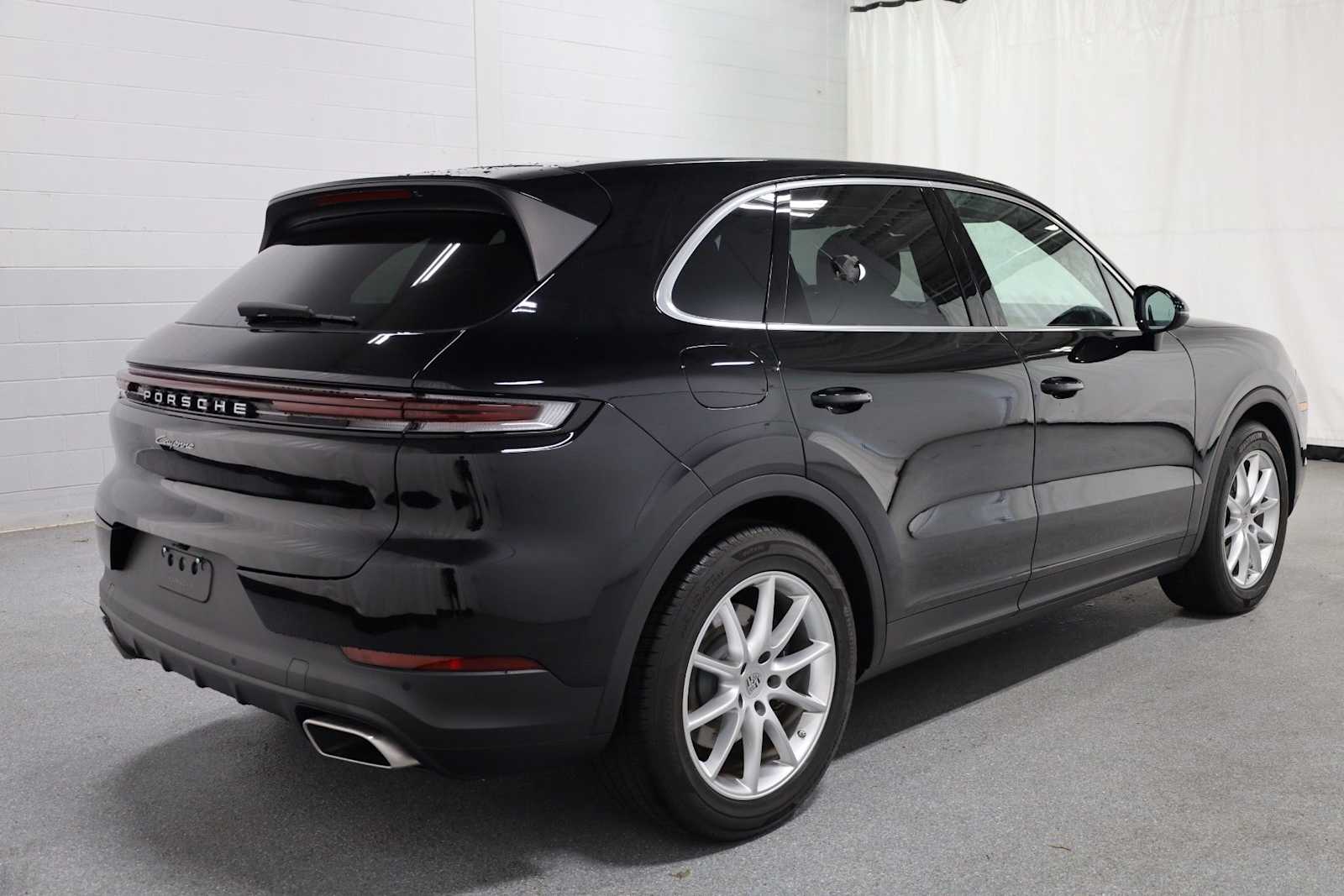 Thumbnail: 2024 Porsche Cayenne - 9