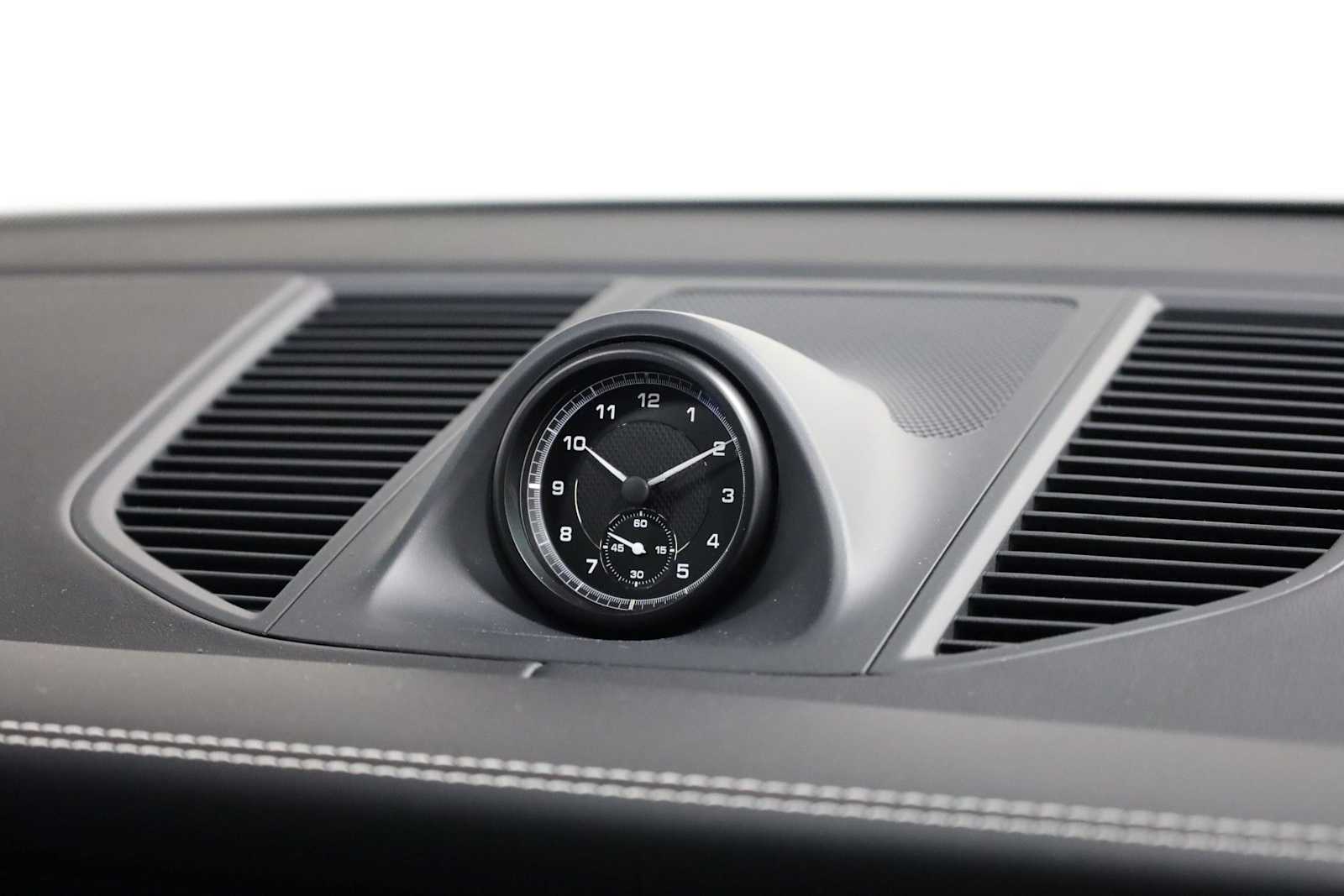 Thumbnail: 2026 Porsche Macan - 23