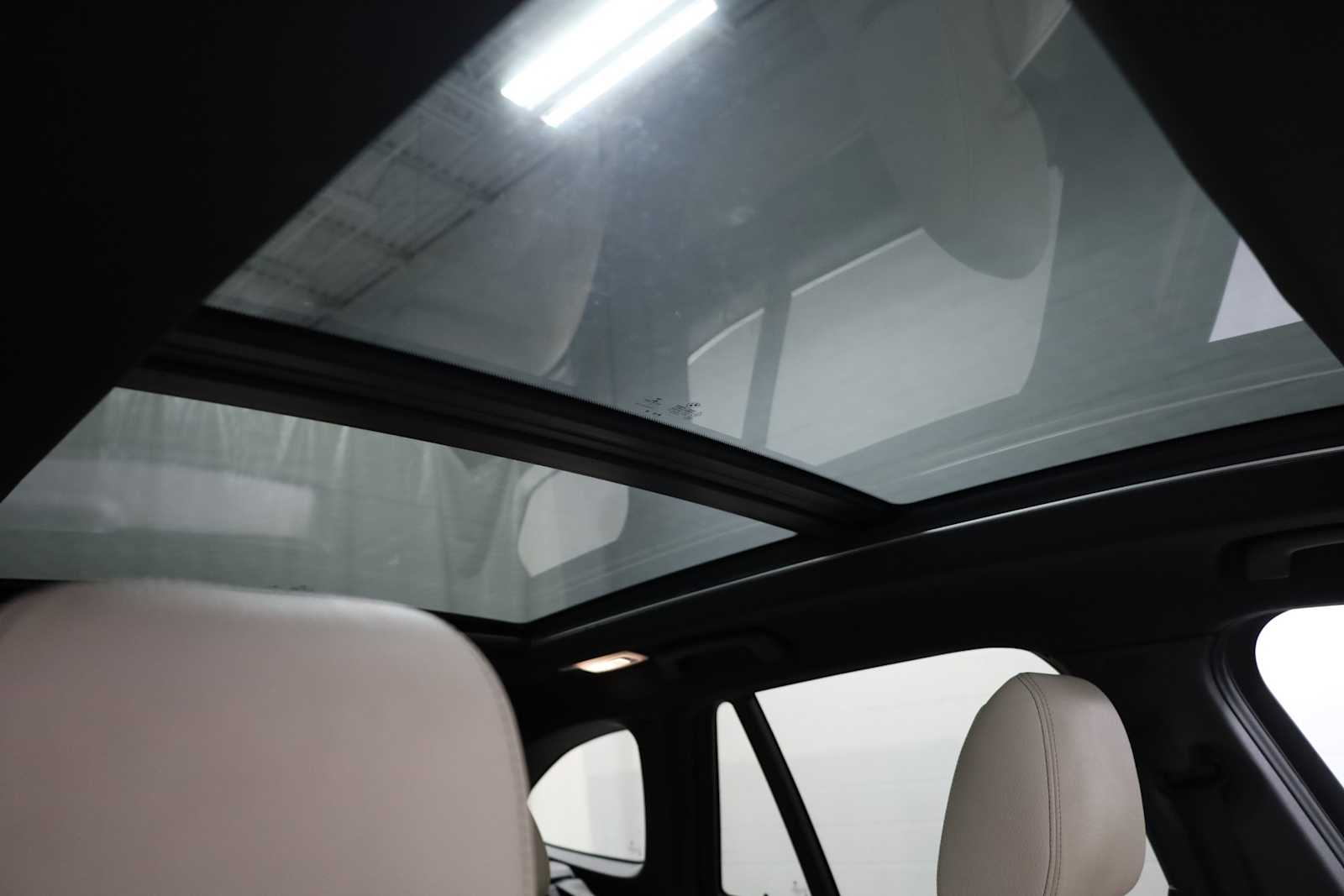 Thumbnail: 2016 BMW X1 - 18