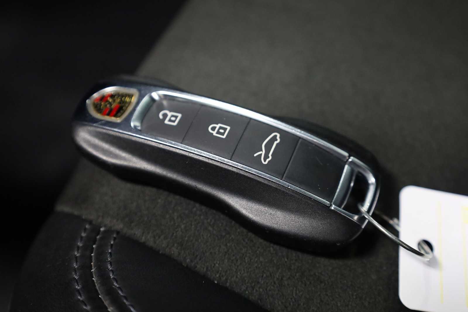 Thumbnail: 2022 Porsche 911 - 41