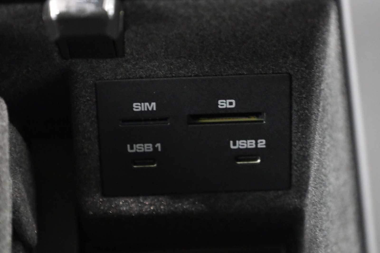 Thumbnail: 2025 Porsche Macan - 35